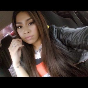 Meet your Posher, Akenese